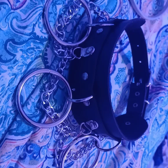 Choker - Picture 1 of 1
